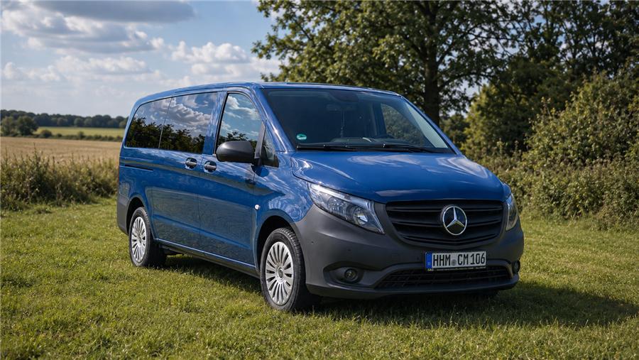 Mercedes-Benz Vito in Blau, einer unserer Kleinbusse