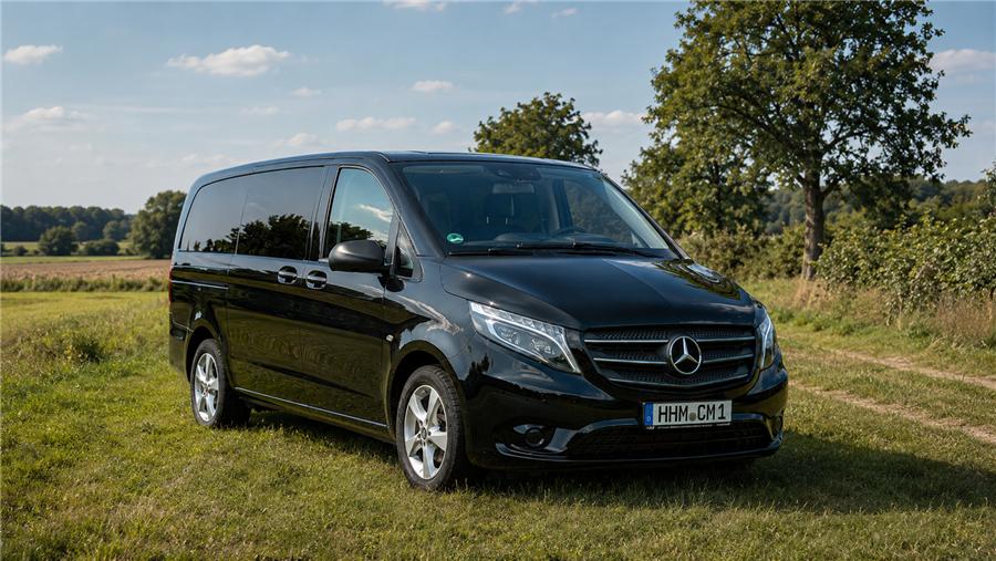 Mercedes-Benz Vito in Schwarz, einer unserer Kleinbusse